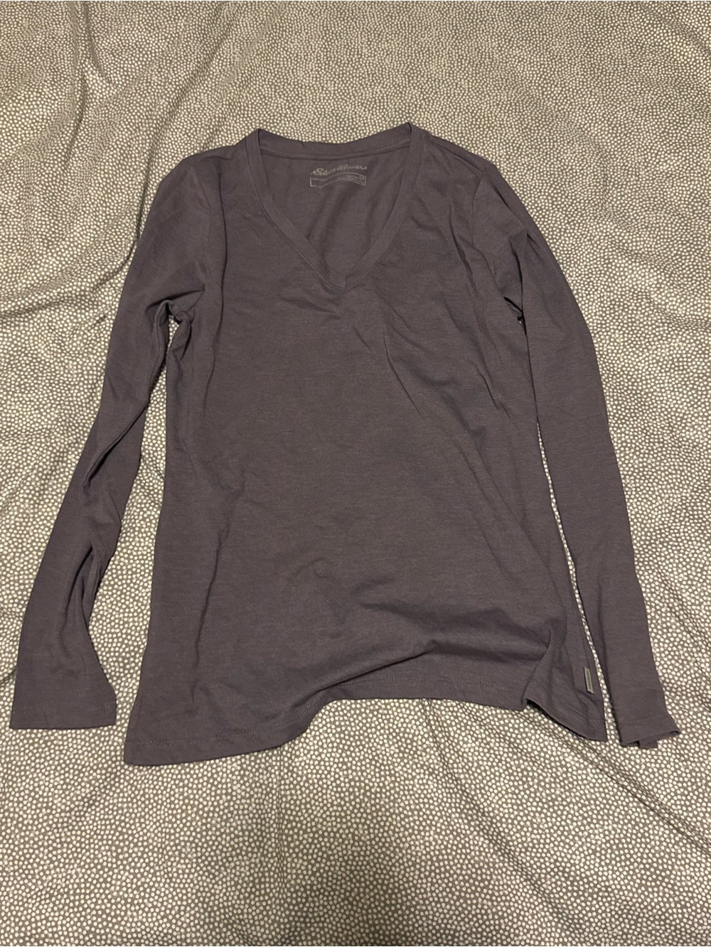 5/$10‼️EDDIE BAUER Long-Sleeve V-Neck Shirt in Purple Gray